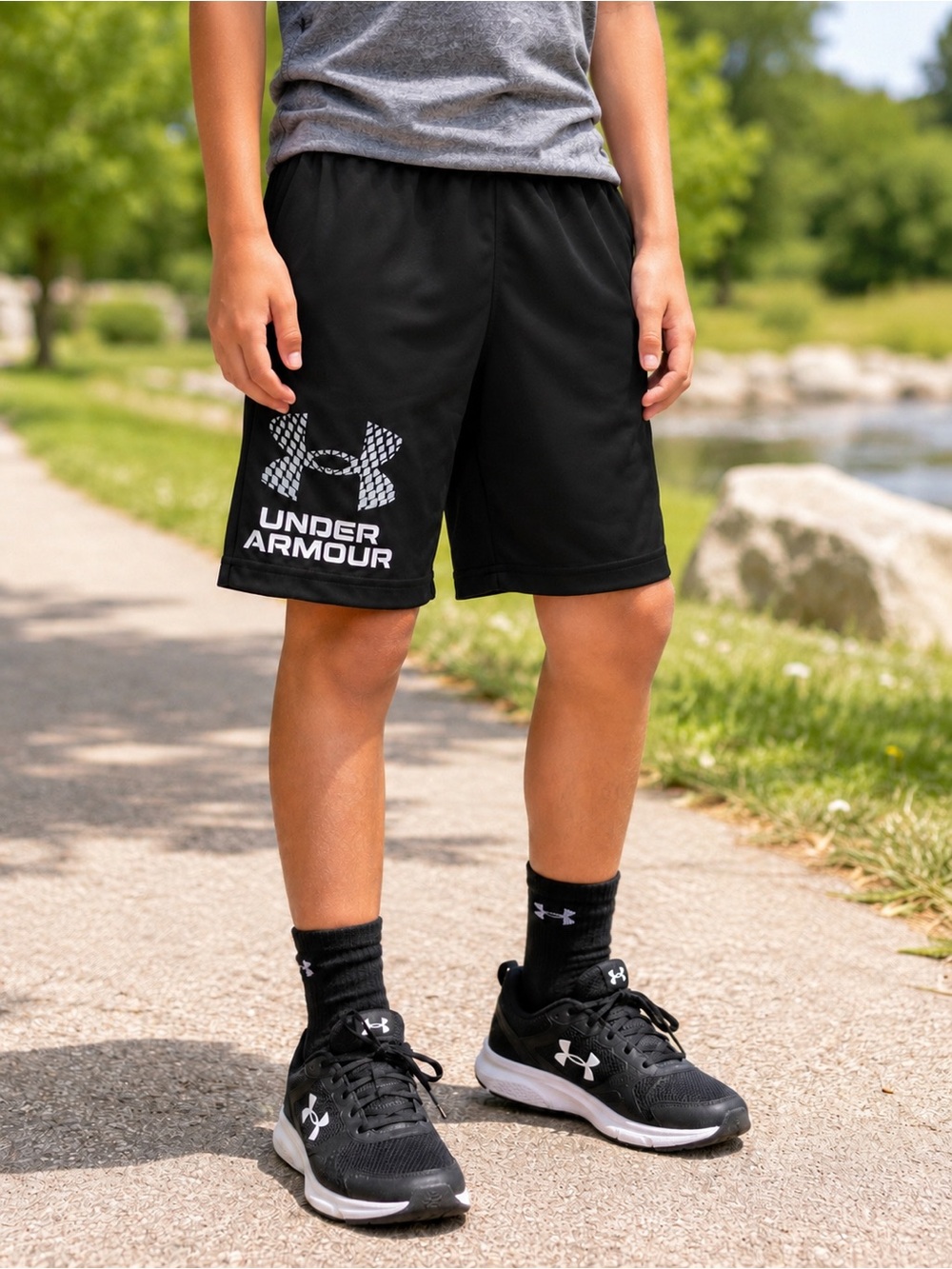Under Armour Boys Performance Athletic Shorts Black Logo Size 7 NWT